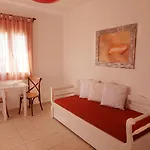 Dolphin Kastraki Lägenhetshotell 4*