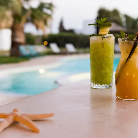 Dolphin Kastraki Apart Otel 4*