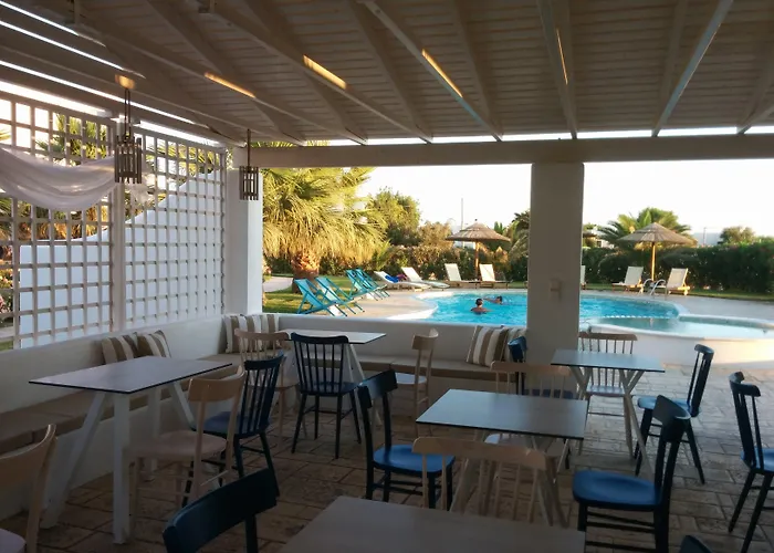 Dolphin Kastraki Apart Otel 4*