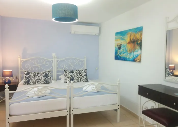 Dolphin Kastraki Kastrákion