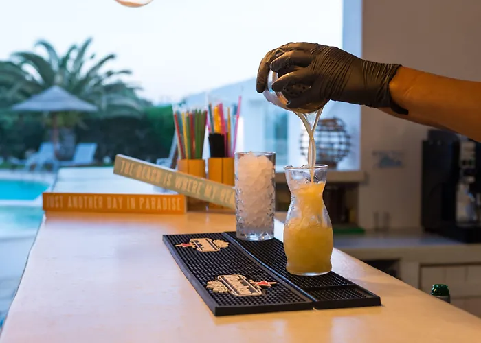 Ξενοδοχείο με διαμερίσματα Dolphin Kastraki 4*